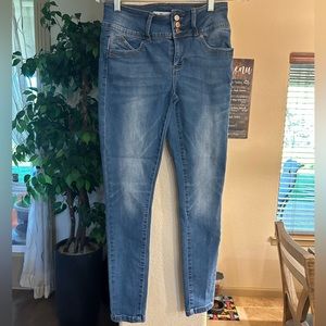YMI jeans size 7